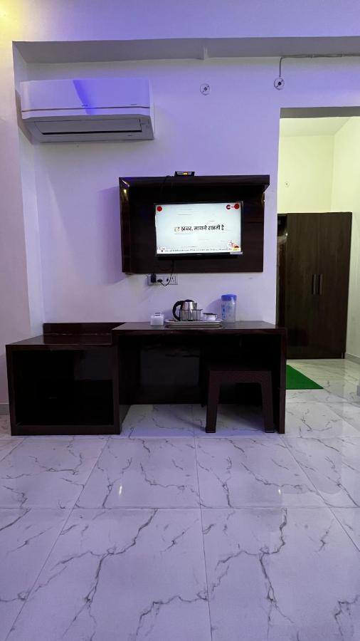 Hotel Mangalam Grand Lucknow Esterno foto