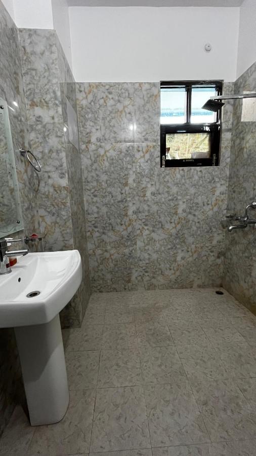 Hotel Mangalam Grand Lucknow Esterno foto