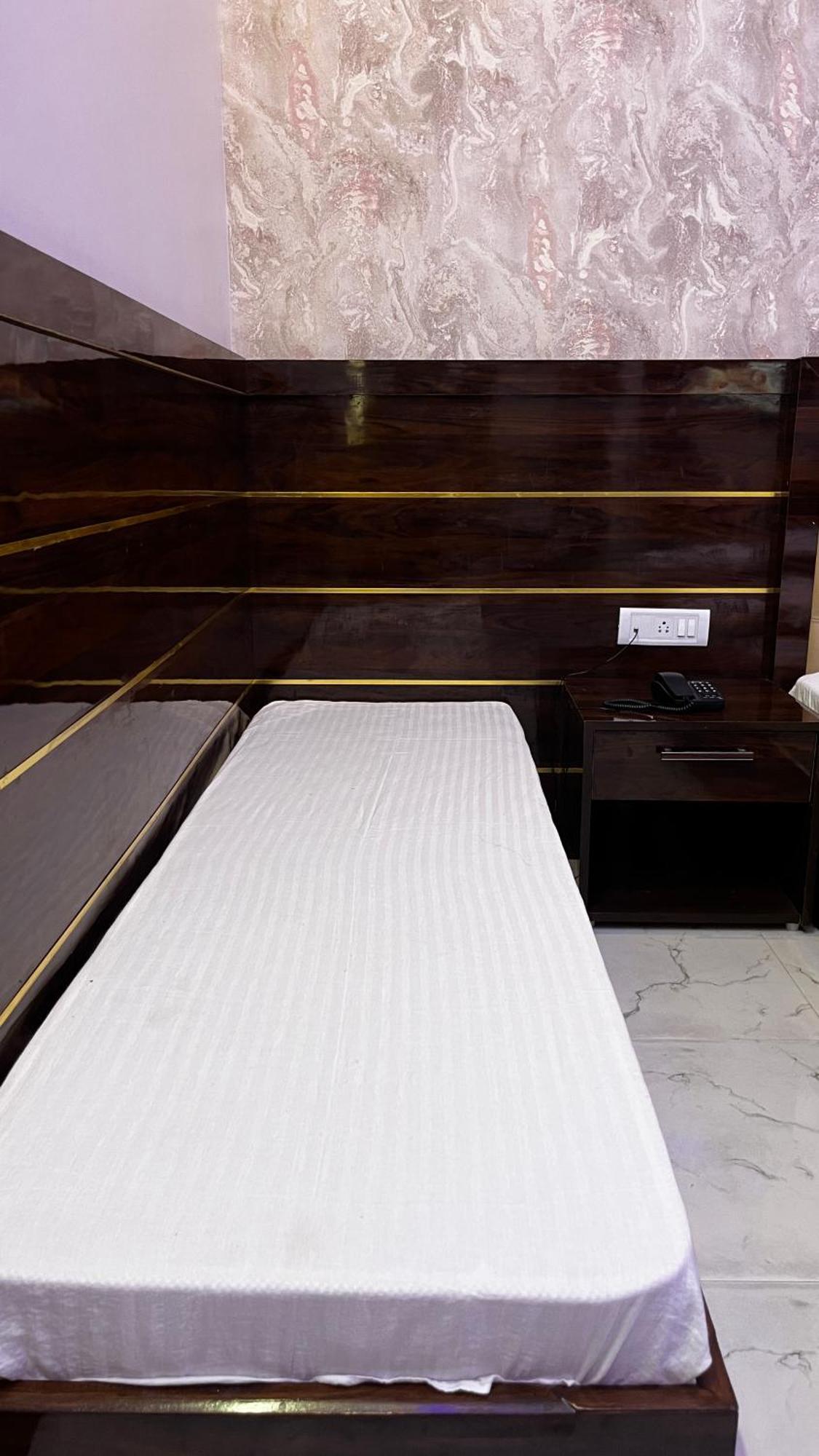 Hotel Mangalam Grand Lucknow Esterno foto