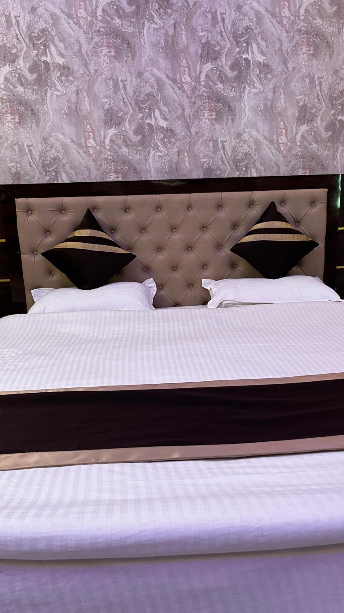 Hotel Mangalam Grand Lucknow Esterno foto