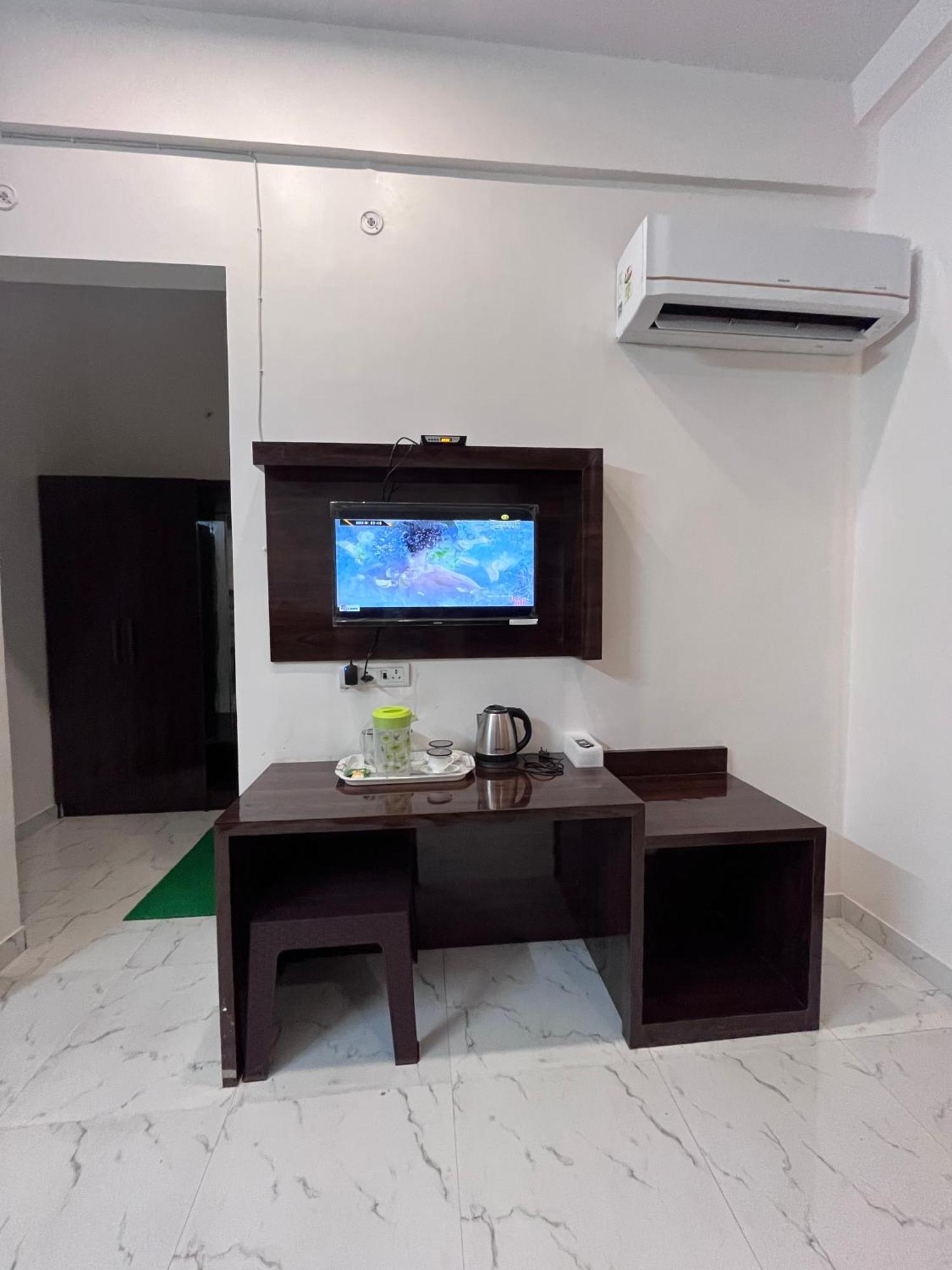 Hotel Mangalam Grand Lucknow Esterno foto